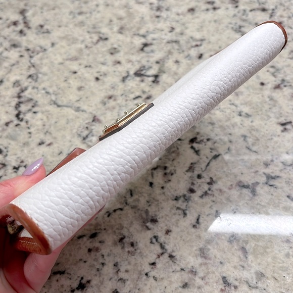 Dooney & Bourke Wallet NWOT - Picture 5 of 9